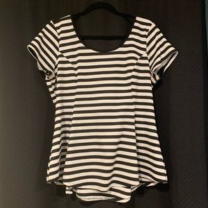 Striped Peplum Style Short-sleeve Too